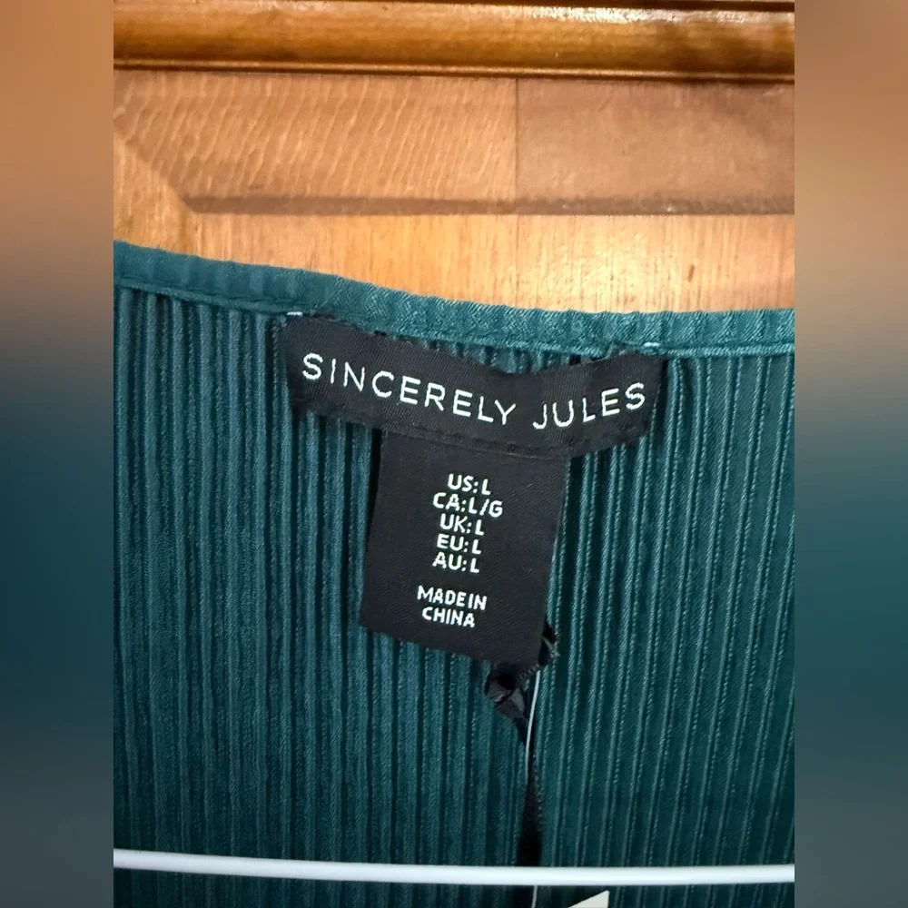 Sincerely Jules Blouse - Picture 2 of 3